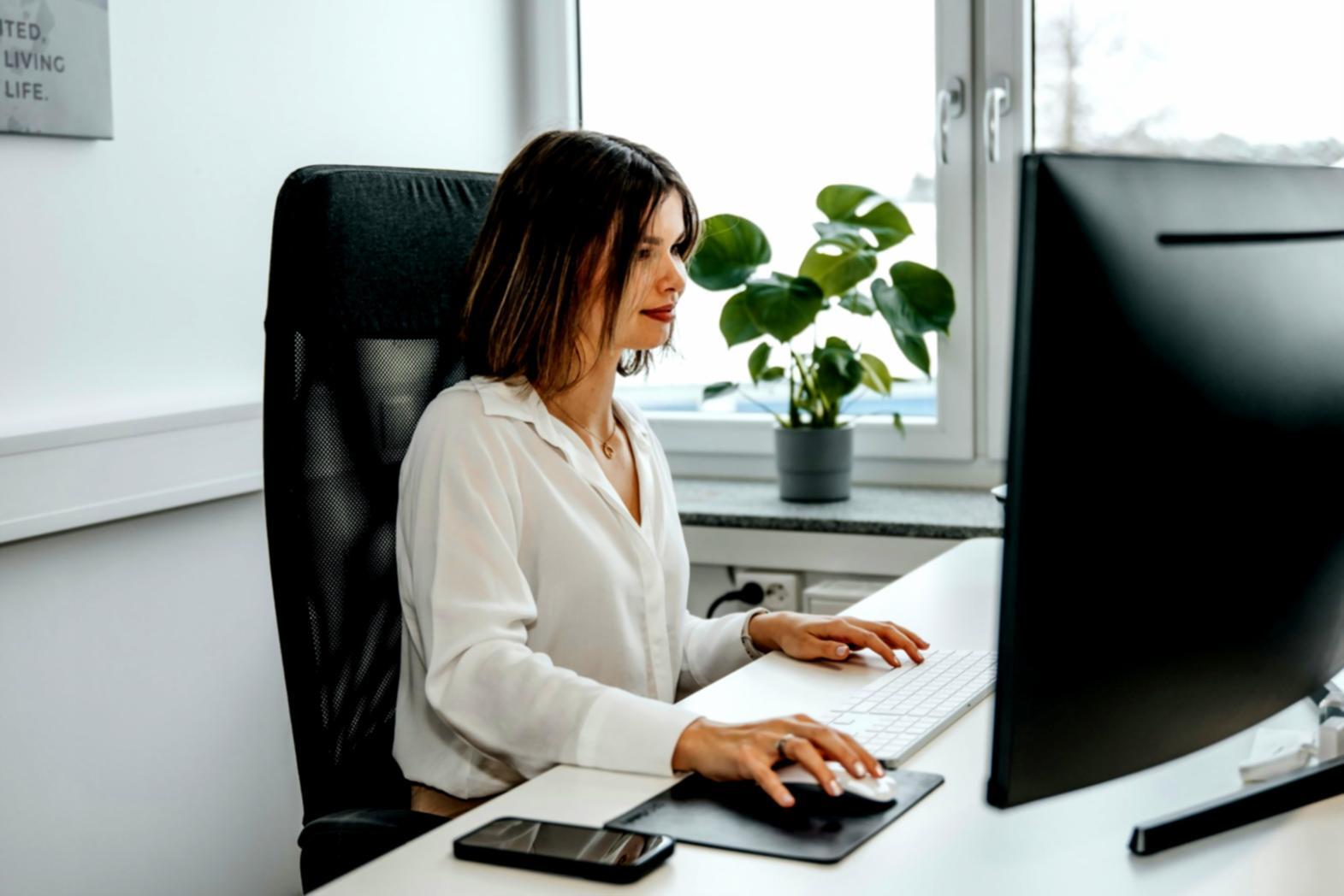 Participanți în sesiune de lucru